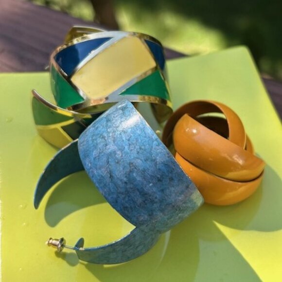 3 LOT - ENAMEL METAL HOOP EARRINGS - Picture 1 of 9